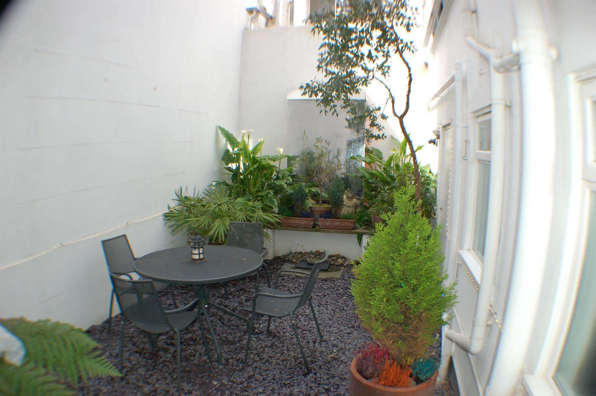 Brightonwave Bed and Breakfast Buitenkant foto